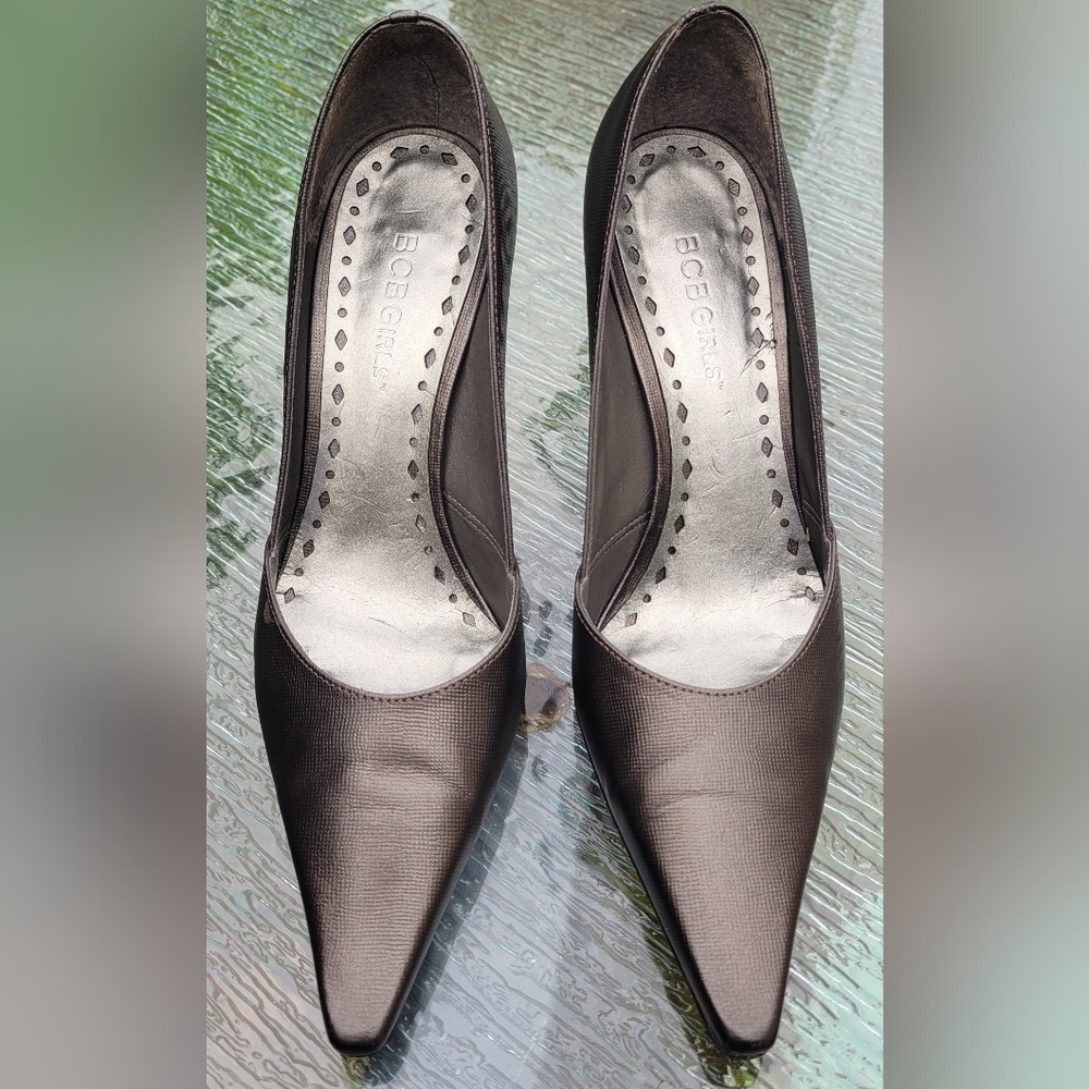 BCBGMaxAzria Women's Elegant Meltalic Brown Color Heels